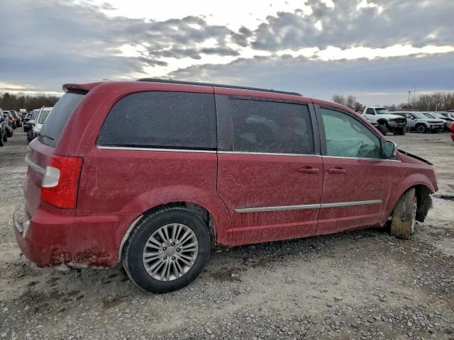 Chrysler Minivan Touring L Image 2