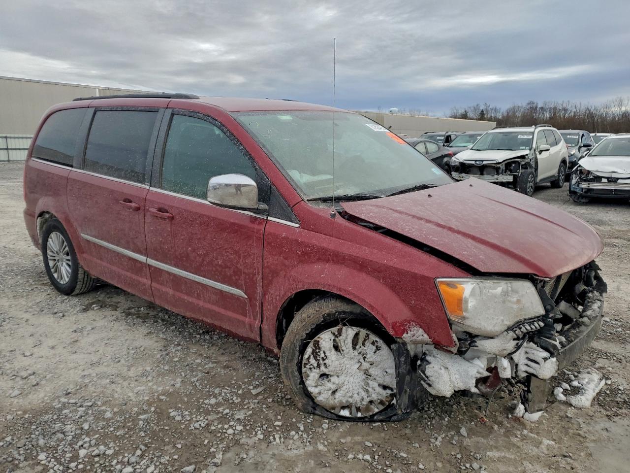 Chrysler Minivan Touring L Image 3
