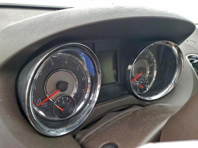 Chrysler Minivan Touring L Image 5