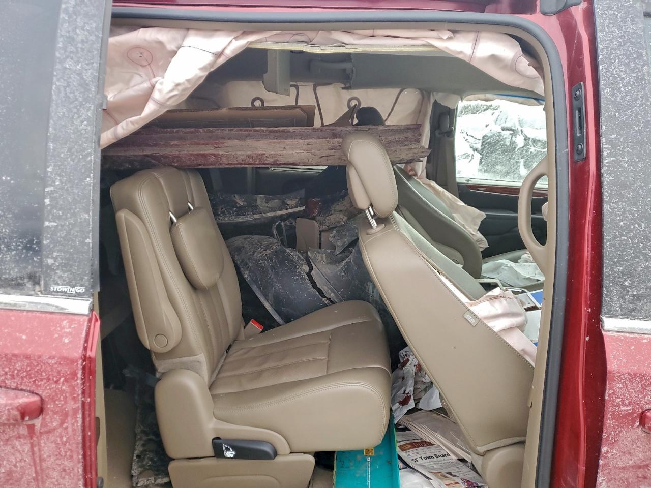 Chrysler Minivan Touring L Image 13