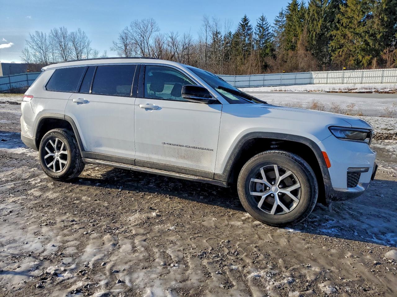 Jeep Grand Cherokee L Limited Image 2