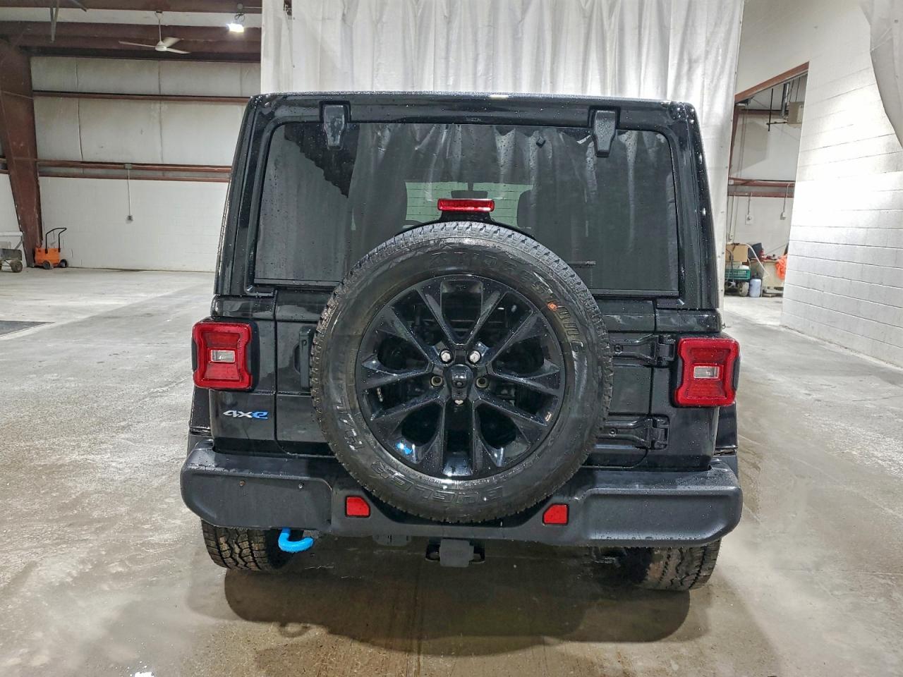 Jeep Wrangler Sahara 4xe Image 6