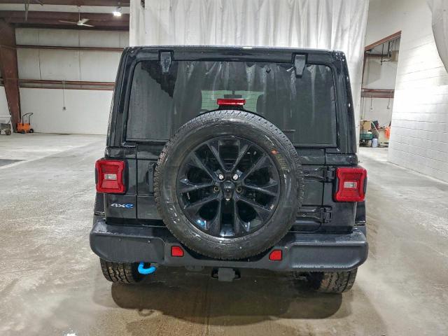 Jeep Wrangler Sahara 4xe Image 6