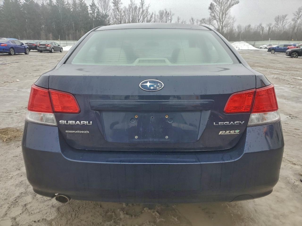 Subaru Legacy 2.5i Premium Image 6
