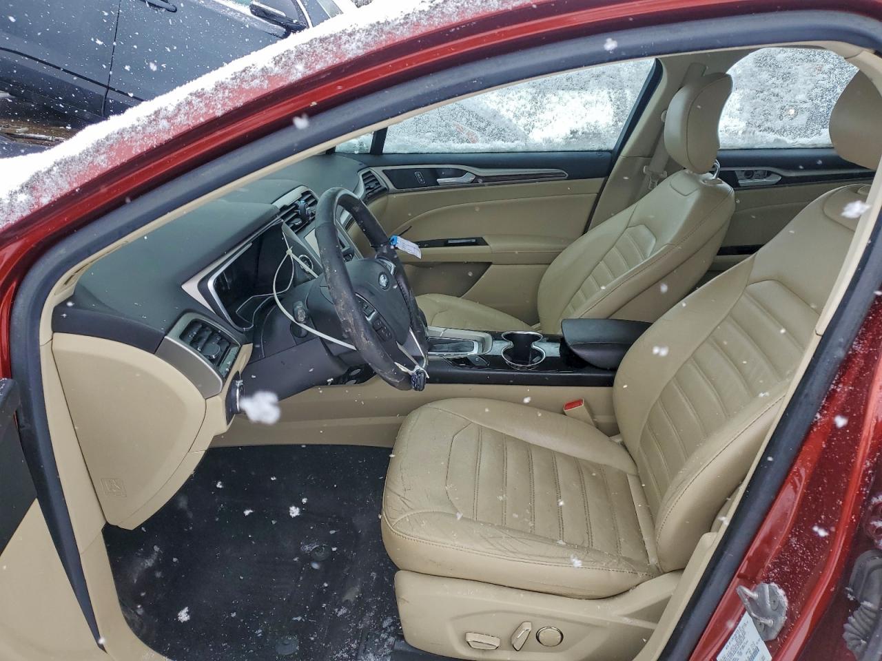 Ford Fusion Se Phev Image 3