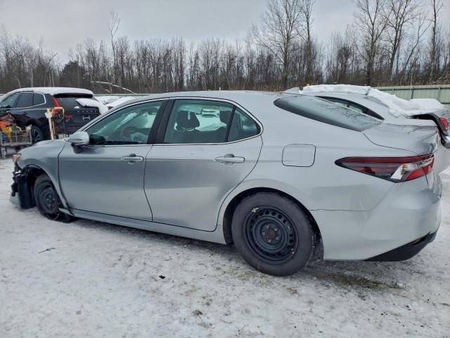 Toyota Camry Le Image 4