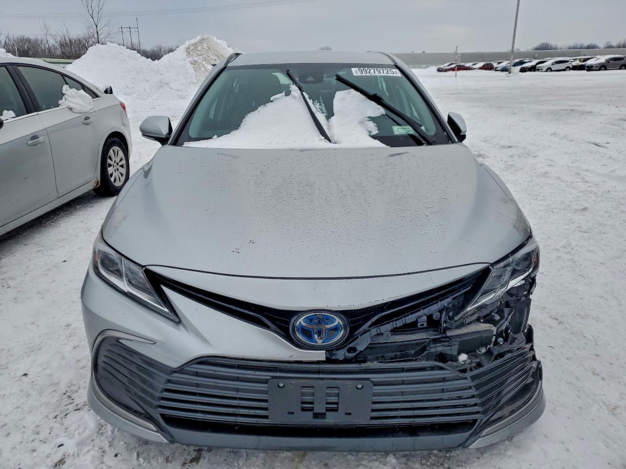 Toyota Camry Le Image 8