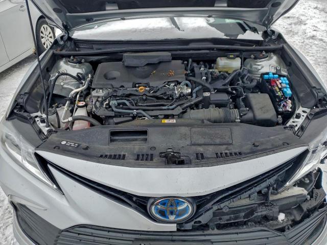 Toyota Camry Le Image 3