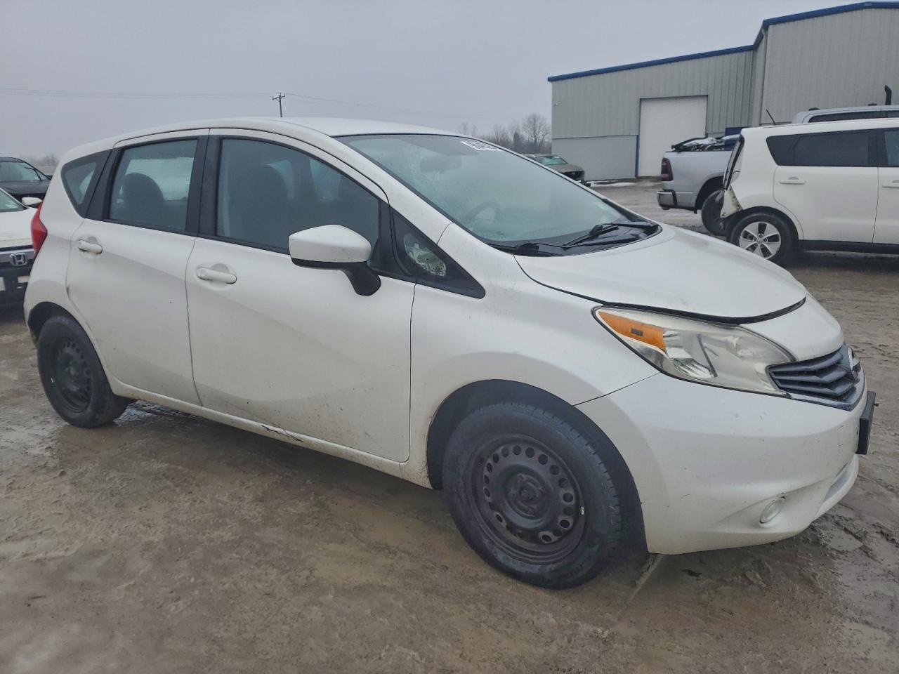 Nissan Versa S Image 6