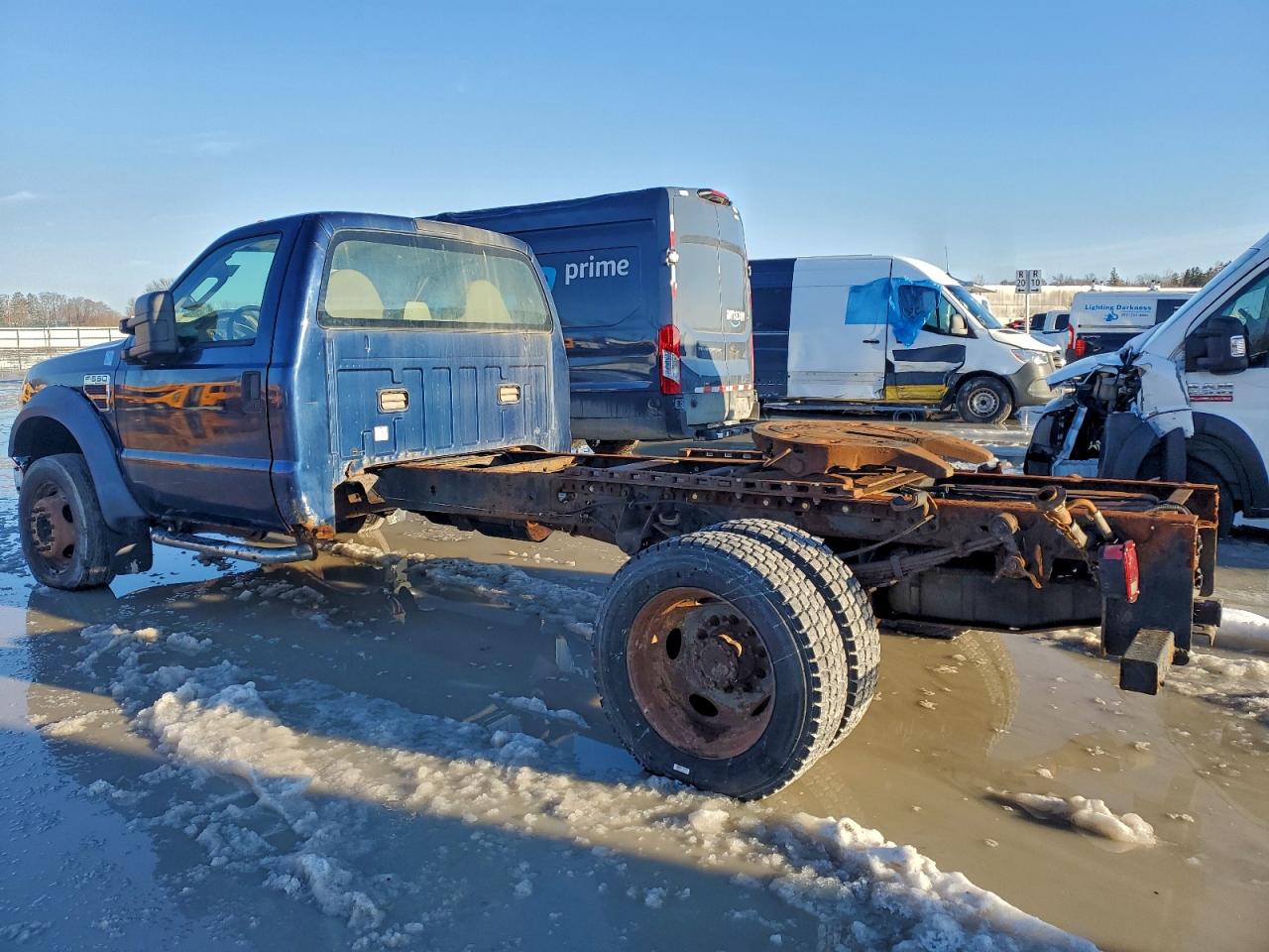 Ford F-550 Super Duty Image 3