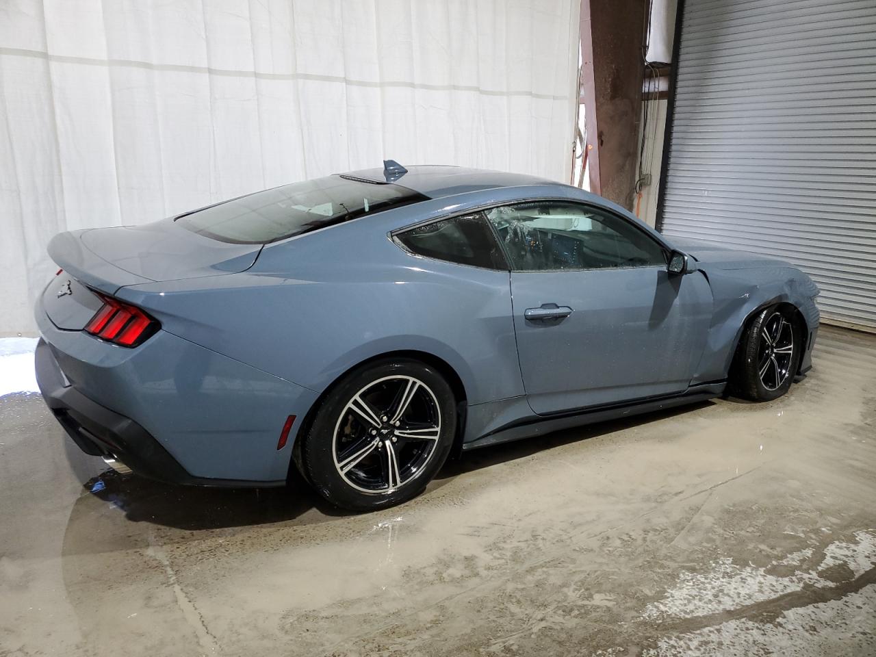 Ford Mustang Image 10