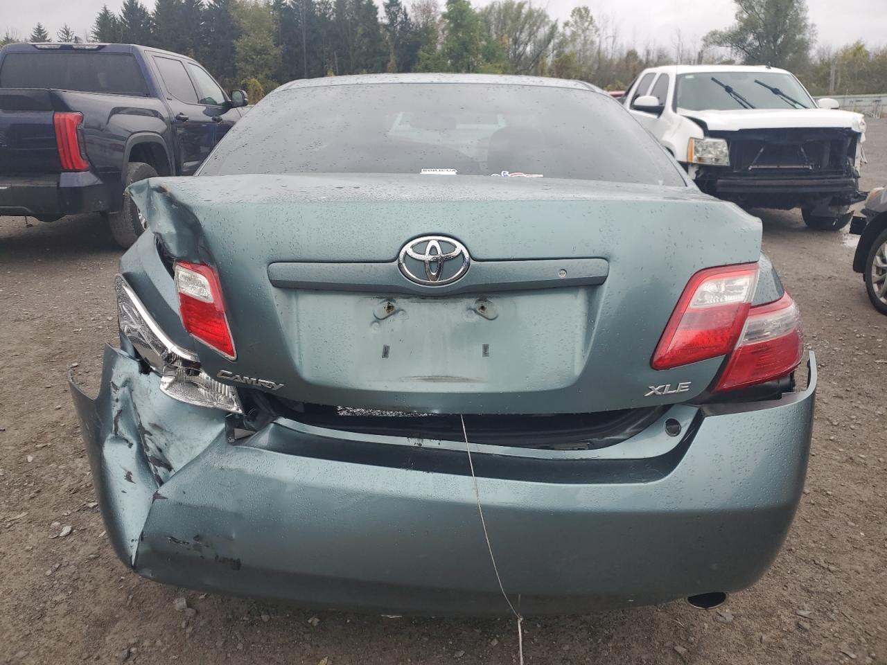 Toyota Camry Base Image 2