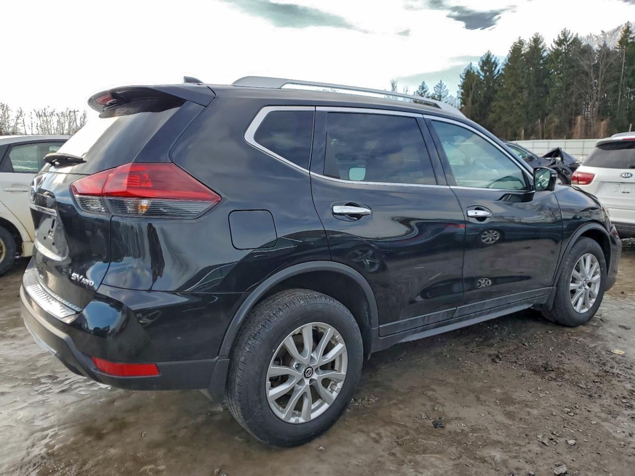 Nissan Rogue S Image 10
