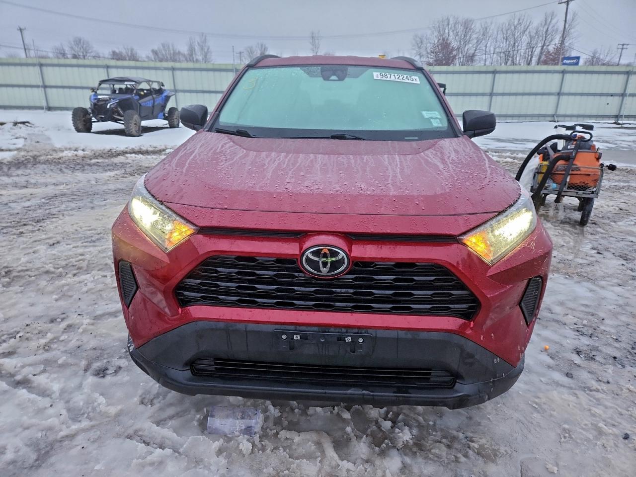 Toyota RAV4 Le Image 4