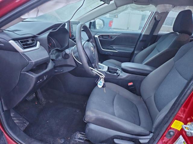 Toyota RAV4 Le Image 7