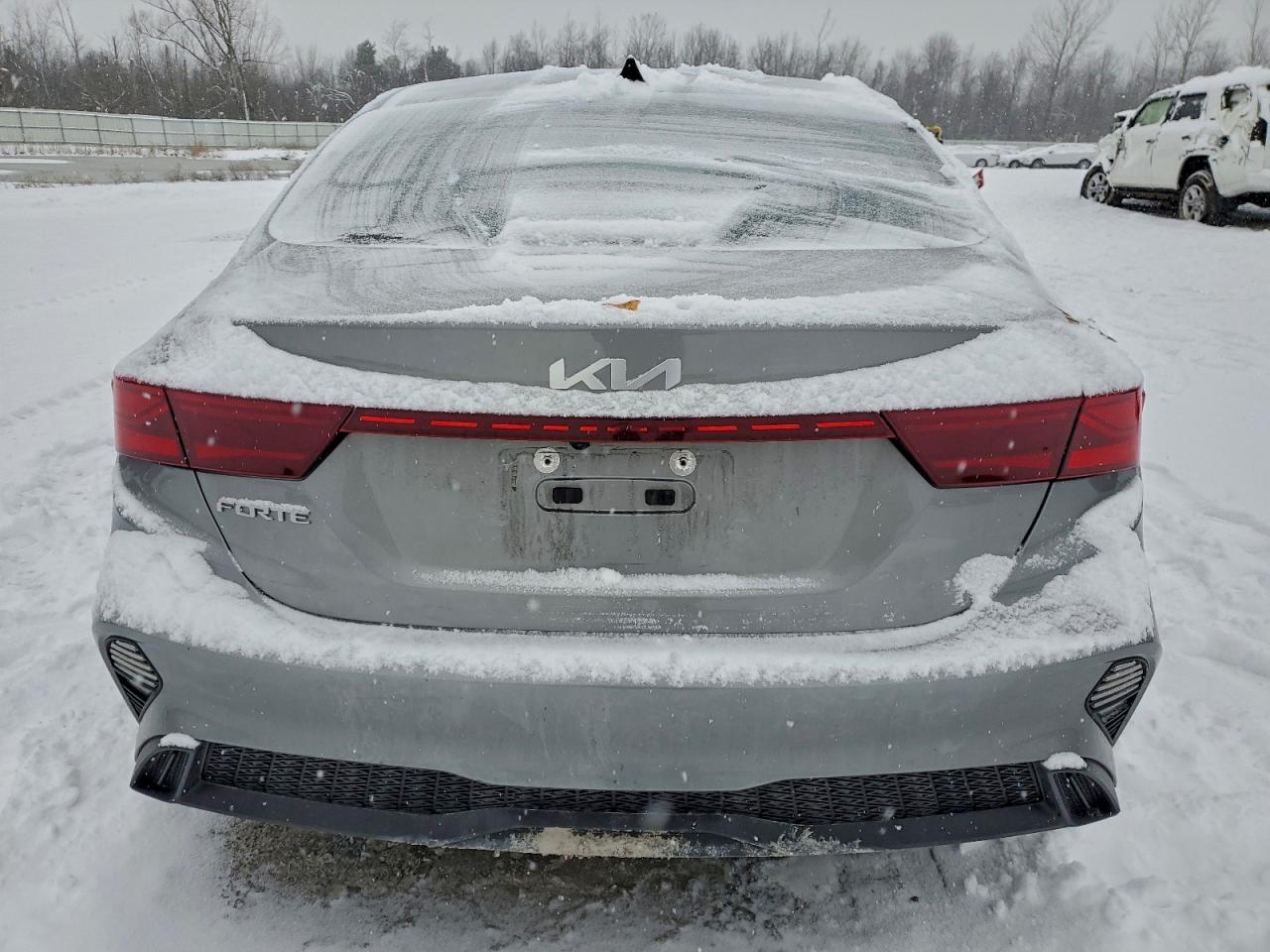 Kia Forte Lx Image 2