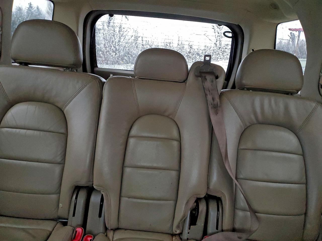 Ford Explorer Limited Image 8